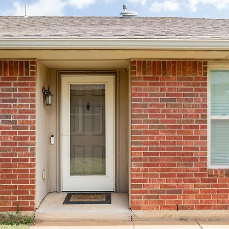 Cheerful 3 Bdrm Space, 2 Bath!. You Gotta Love It! Oklahoma City Exterior foto