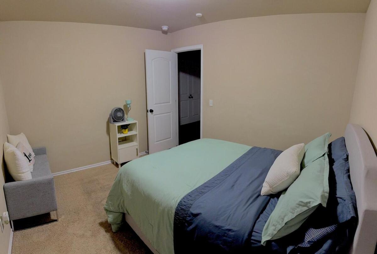 Cheerful 3 Bdrm Space, 2 Bath!. Gotta It! Oklahoma City