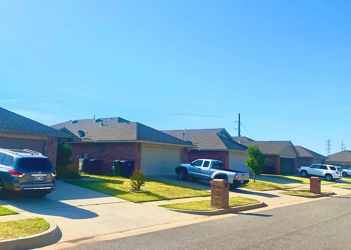 Cheerful 3 Bdrm Space, 2 Bath!. You Gotta Love It!