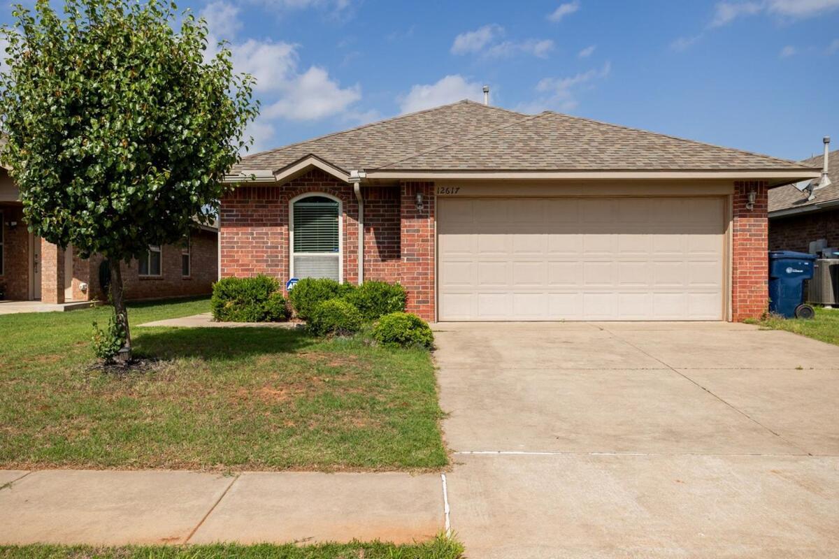 Cheerful 3 Bdrm Space, 2 Bath!. Gotta It! Oklahoma City